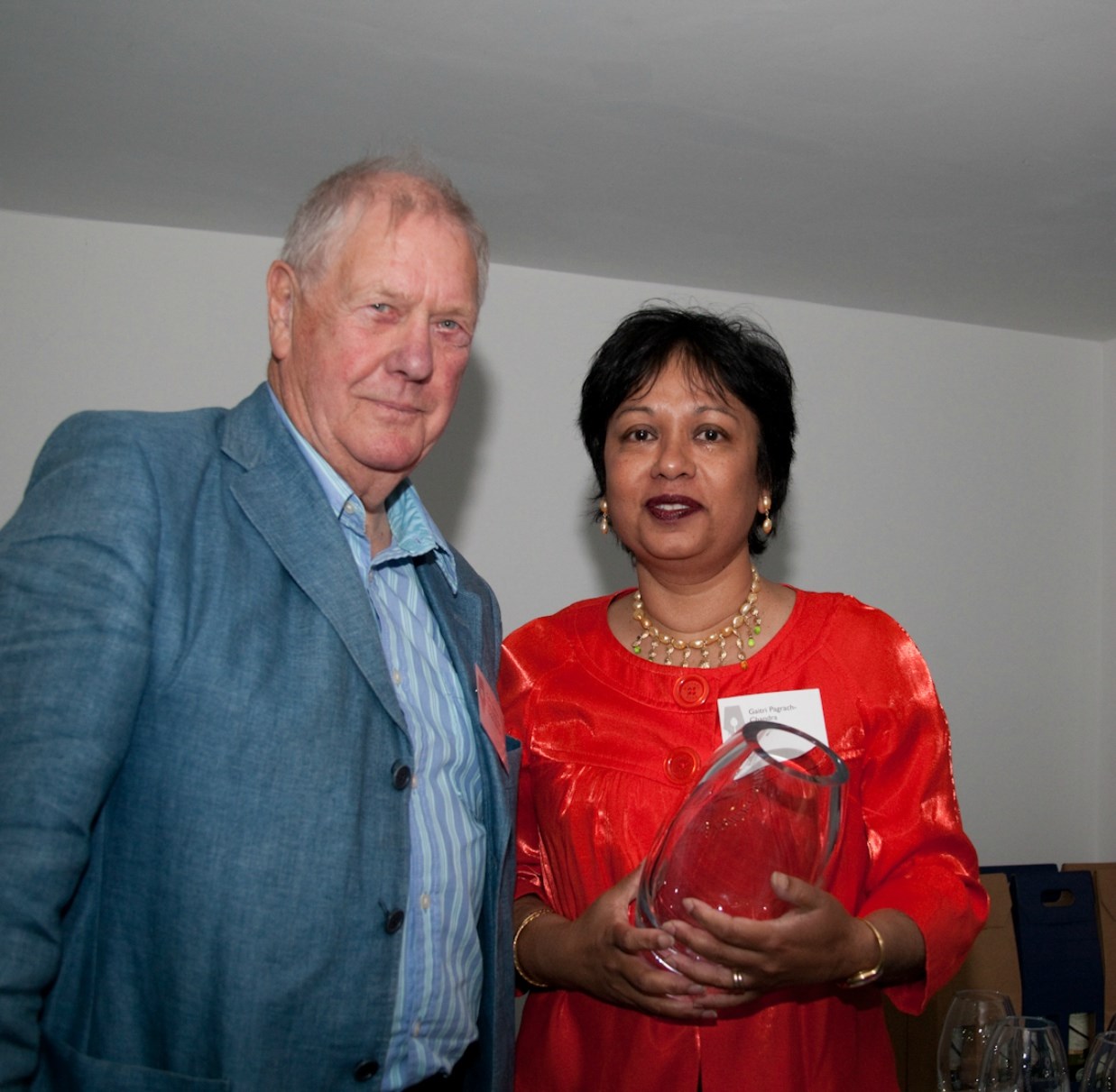 Colin Spencer (left) with Gaitri Pagrach-Chandra and her award